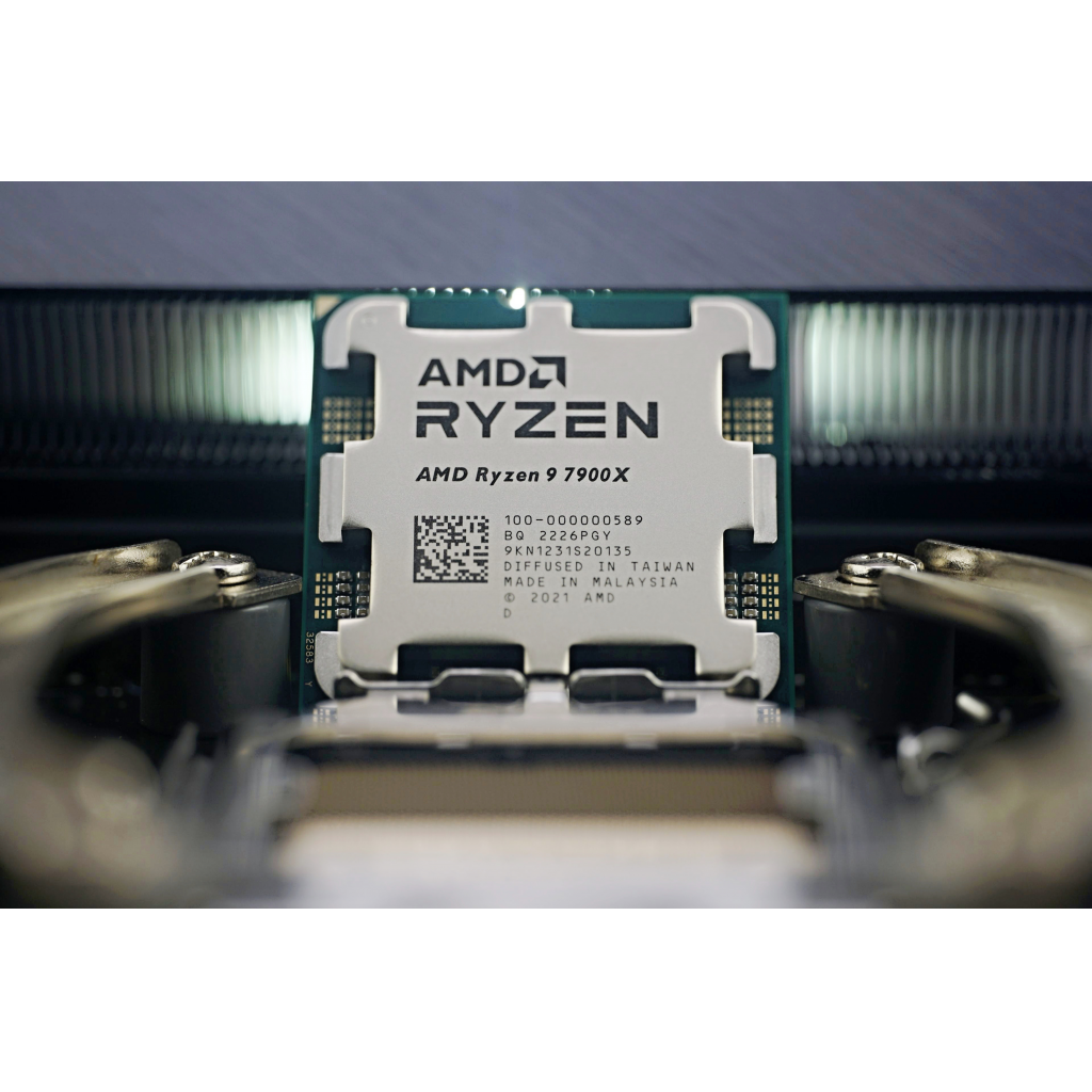 Amd ryzen 9 7900x oem. Процессор AMD Ryzen 9 7900x3d Box. AMD Ryzen 9 7900x am5, 12 x 4700 МГЦ обзоры. OEM И Box разница.
